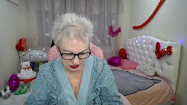 KayleSmoll online show from February 14, 2025, 10:25 pm