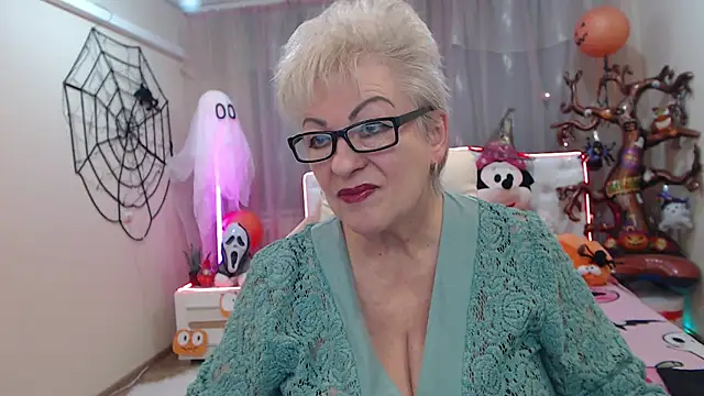 KayleSmoll online show from November 5, 2025, 7:36 pm