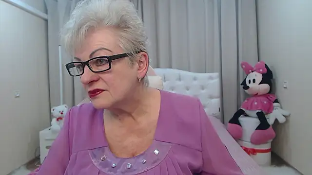 KayleSmoll online show from February 27, 2026, 7:47 pm