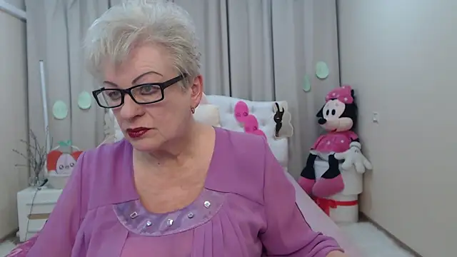 KayleSmoll online show from April 4, 2026, 6:38 pm