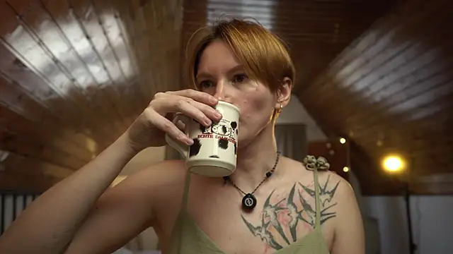 AkaneiroDemon online show from October 14, 2025, 1:01 pm