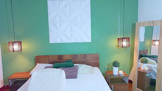 Shamiraa moore online show from November 27, 2025, 8:11 pm