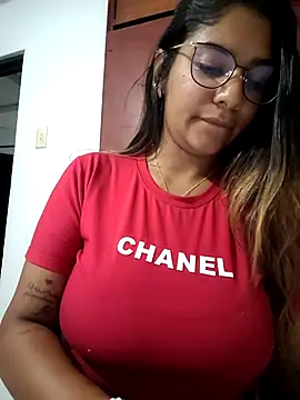 Sofythom1 online show from April 30, 2026, 2:18 am