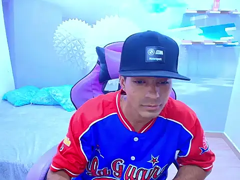 Aaron-00 online show from January 15, 2026, 9:51 pm