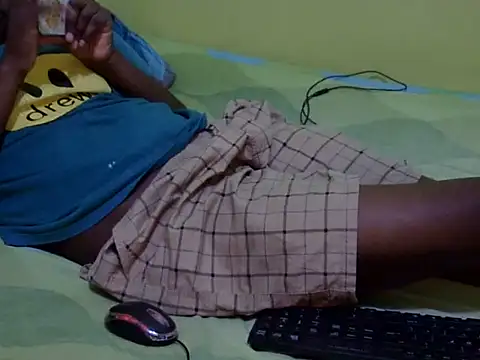 Snapshot of QUEEN-LIZ chatting on September 12, 2025, 6:24 am QUEEN-LIZ online show from September 12, 2025, 6:24 am