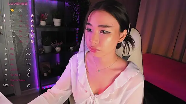 sensualily online show from September 13, 2025, 3:56 pm