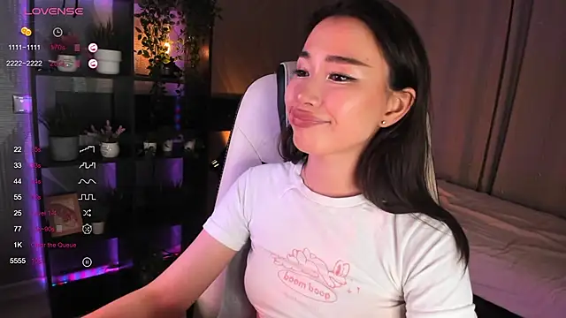 sensualily online show from October 12, 2025, 1:32 pm