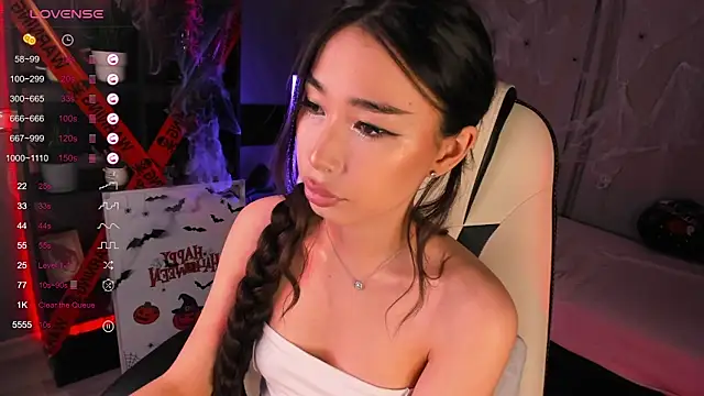 sensualily online show from October 28, 2025, 1:36 pm