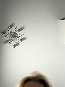 -RIVIERA- online show from November 29, 2025, 10:40 am