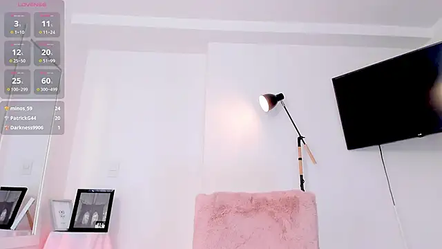 Hannaos online show from December 10, 2024, 6:28 pm