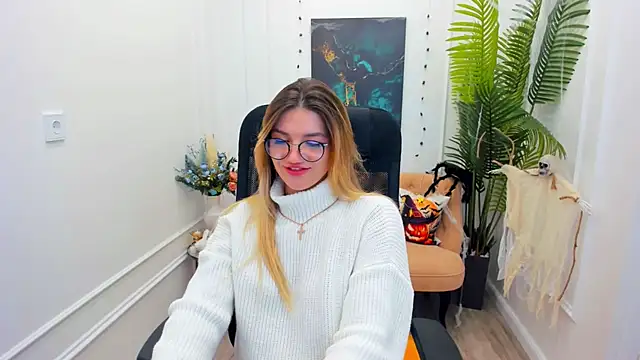 SelenaeMoore online show from November 2, 2025, 7:49 pm