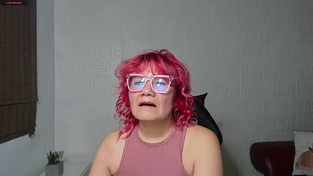 Layla castilloo online show from March 20, 2025, 8:08 pm