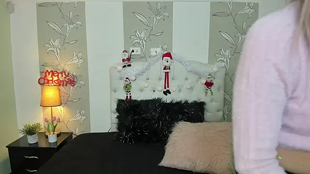 Snapshot of Esteff__o2 chatting on December 30, 2024, 11:37 am Esteff o2 online show from December 30, 2024, 11:37 am