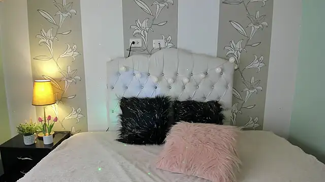 Snapshot of Esteff__o2 chatting on January 13, 2025, 7:42 pm Esteff o2 online show from January 13, 2025, 7:42 pm