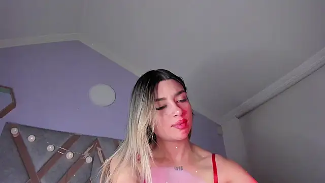 Snapshot of Esteff__o2 chatting on January 22, 2025, 1:53 am Esteff o2 online show from January 22, 2025, 1:53 am