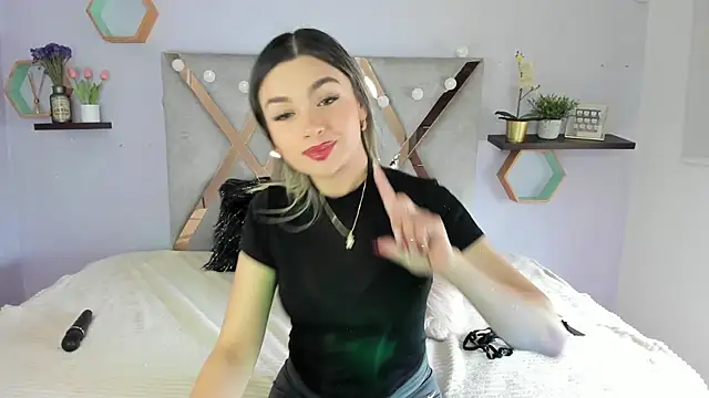 Snapshot of Esteff__o2 chatting on January 27, 2025, 7:35 pm Esteff o2 online show from January 27, 2025, 7:35 pm