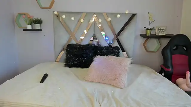 Snapshot of Esteff__o2 chatting on March 17, 2025, 8:09 pm Esteff o2 online show from March 17, 2025, 8:09 pm