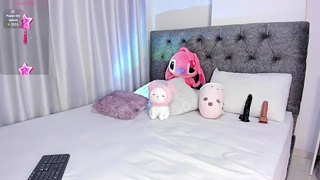 abbyfoxx  online show from December 22, 2025, 11:57 pm