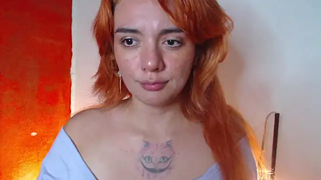 Snapshot of kitten_sweet chatting on December 8, 2024, 12:18 am kitten sweet online show from December 8, 2024, 12:18 am
