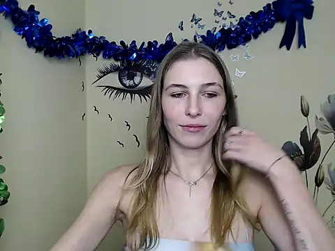 StrangerGi online show from December 25, 2024, 10:28 am