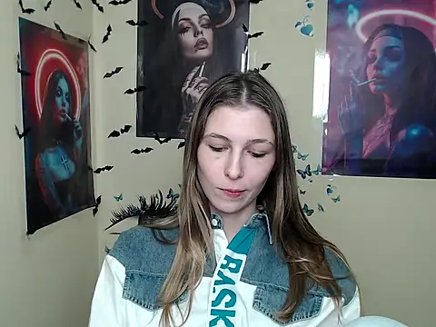 StrangerGi online show from March 7, 2025, 4:11 pm