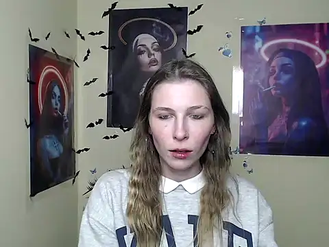 StrangerGi online show from March 18, 2025, 4:26 pm