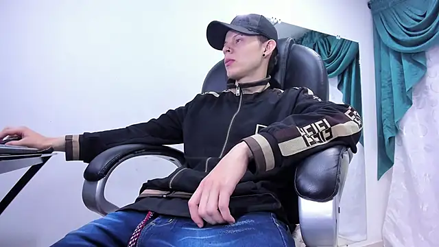 Matthew Boy  online show from January 23, 2025, 5:35 am