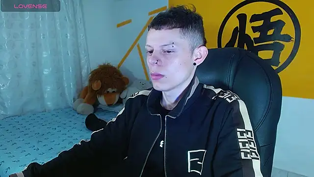 Matthew Boy  online show from February 17, 2025, 1:32 pm