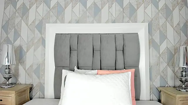 anais cooper online show from November 18, 2025, 11:36 am