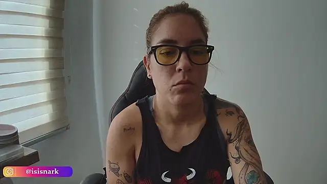 Isis69  online show from December 3, 2025, 12:25 pm