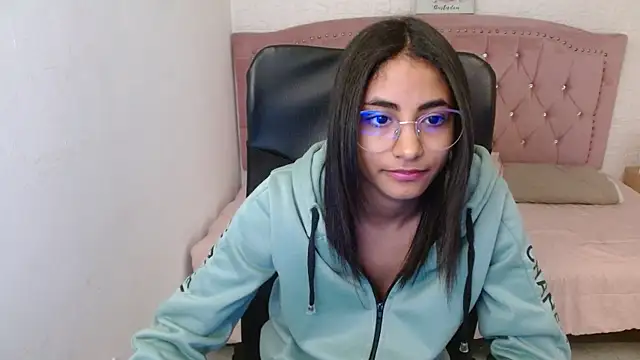 shaneelle online show from February 13, 2025, 9:30 am