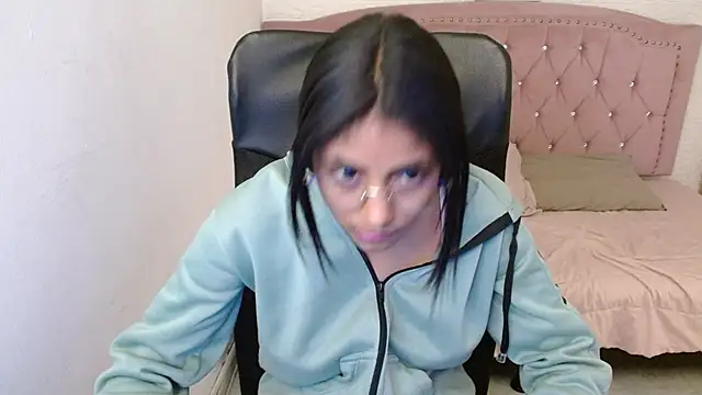 shaneelle online show from February 18, 2025, 9:21 am