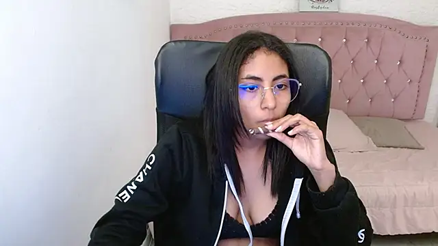 shaneelle online show from February 28, 2025, 6:21 am