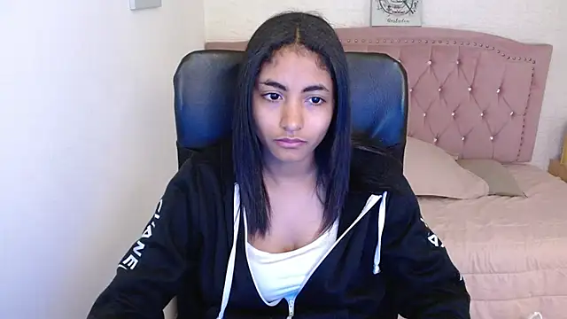 shaneelle online show from March 14, 2025, 3:15 am