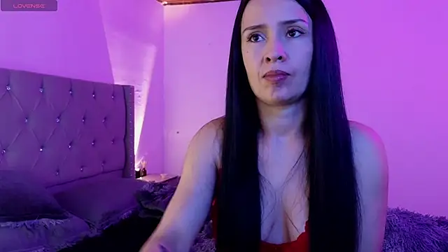 cristal hilton 10 online show from January 11, 2026, 11:26 am