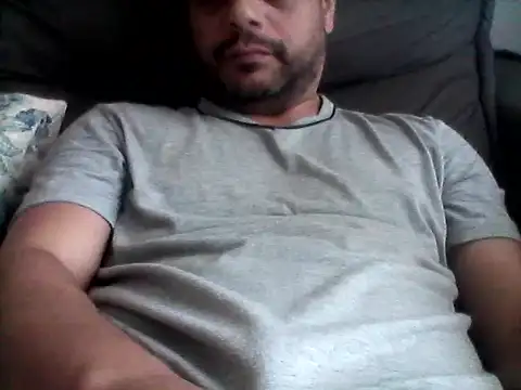 HornyBeachBoyBR online show from September 15, 2025, 1:22 pm