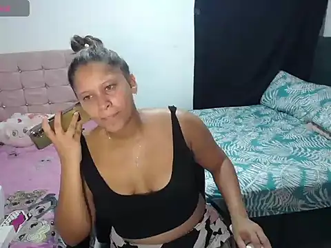 Miel canela online show from October 7, 2025, 9:23 pm