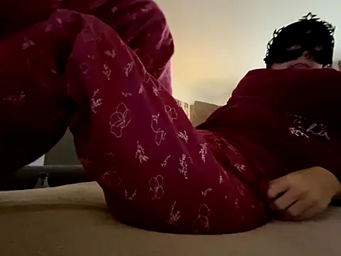 Marilou1983 online show from November 30, 2025, 8:51 am