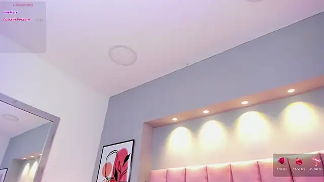 KeilyRoss online show from September 15, 2025, 8:09 pm