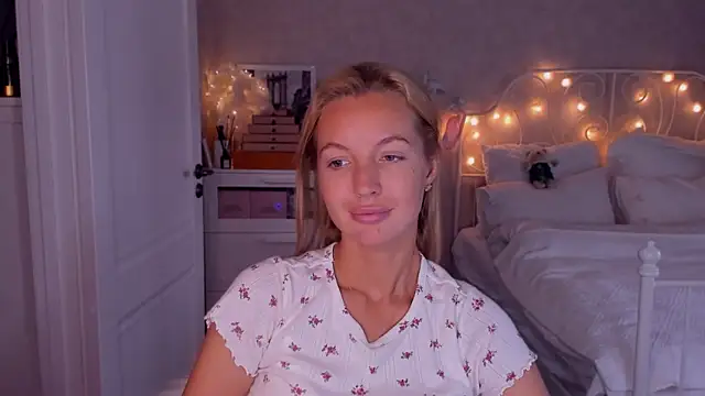 aestetick online show from October 5, 2025, 9:51 am