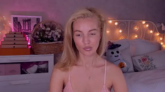 aestetick online show from October 26, 2025, 10:21 am