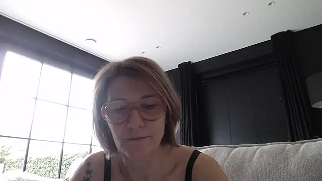 godinflower online show from February 10, 2025, 1:22 pm