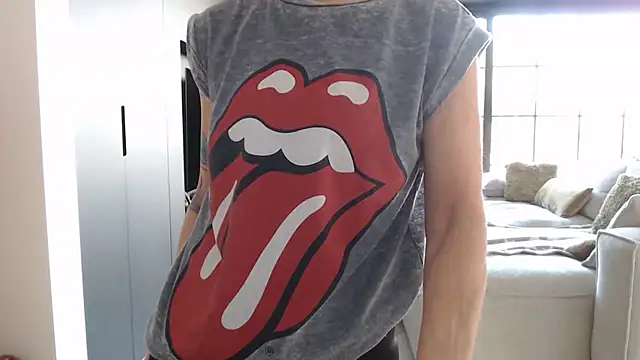 godinflower online show from March 13, 2025, 9:43 am