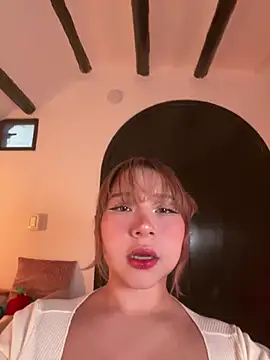 Snapshot of -SofiaCastillo- chatting on February 19, 2026, 10:28 pm -SofiaCastillo- online show from February 19, 2026, 10:28 pm