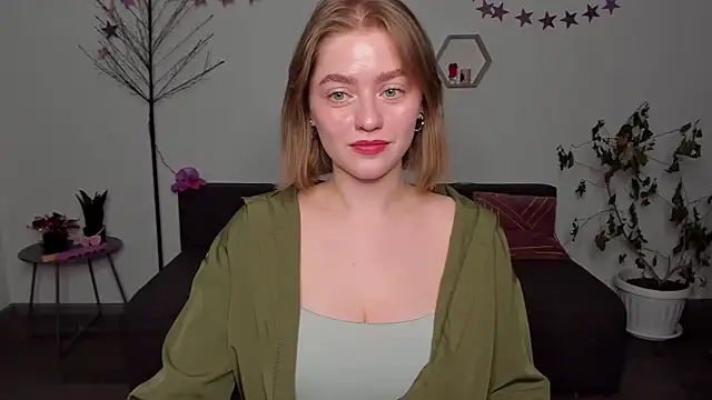 AidaPerry online show from December 23, 2024, 3:12 pm