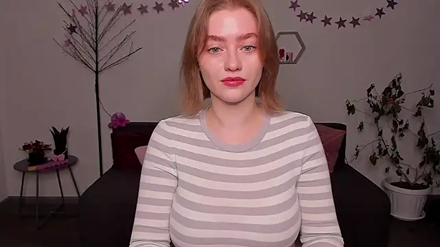 AidaPerry online show from December 27, 2024, 3:04 pm