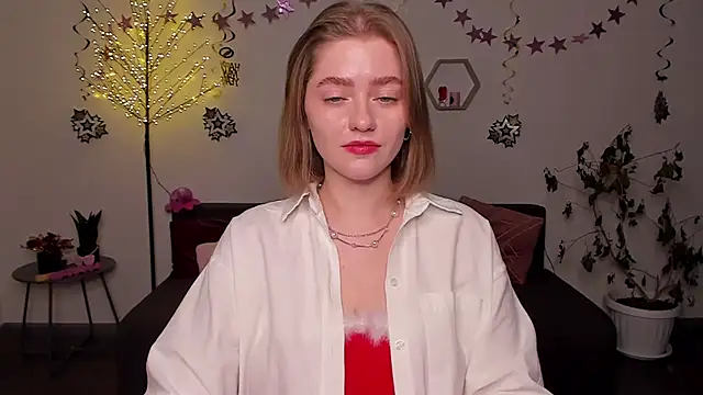 AidaPerry online show from December 30, 2024, 6:38 pm