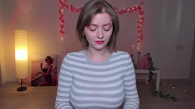 AidaPerry online show from January 16, 2025, 2:19 pm