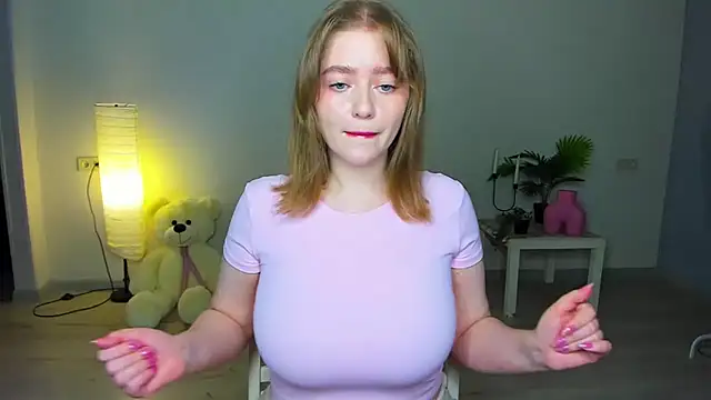 AidaPerry online show from October 8, 2025, 6:16 pm