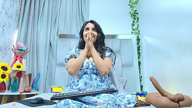  Marcela   online show from October 27, 2025, 12:20 pm